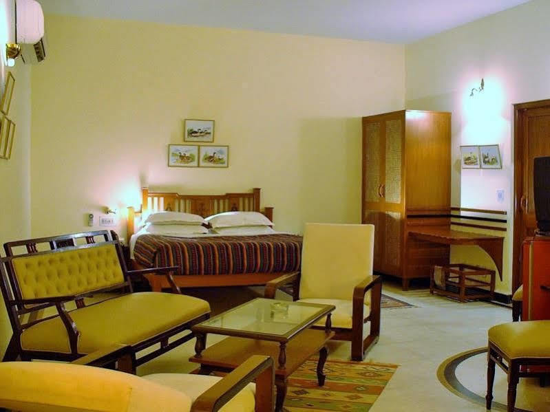 Hotel Inn Season Mahāmandir Eksteriør billede